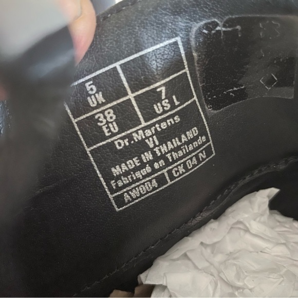 Dr. Martens VI Patent Leather Buckled Engineer Boots *Thailand* - Picture 9 of 11